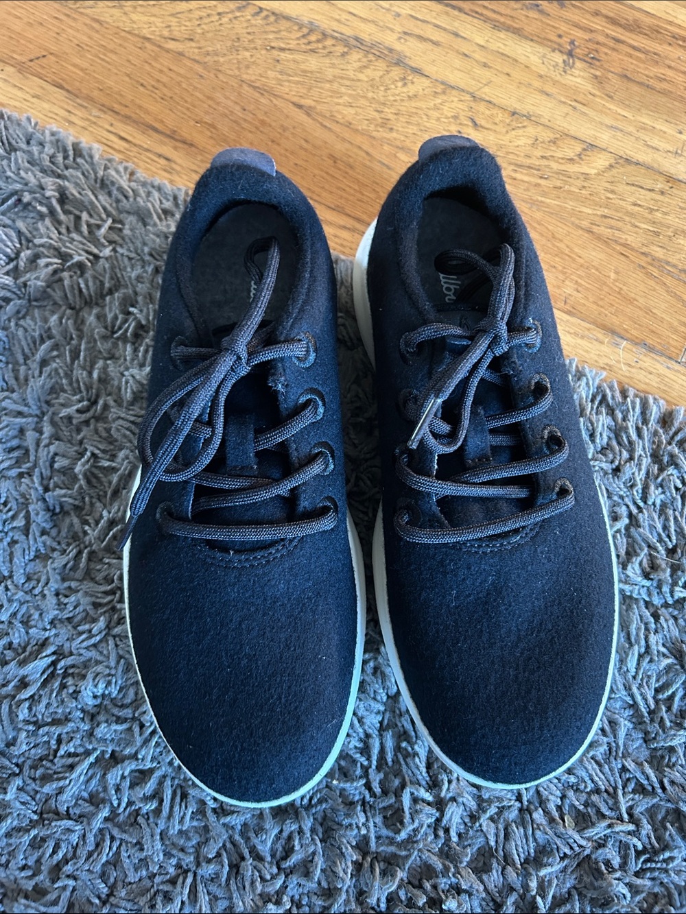 NWOT Allbirds Wool Runner Sneaker in Black with White Sole Womens Size 7 - Picture 3 of 8